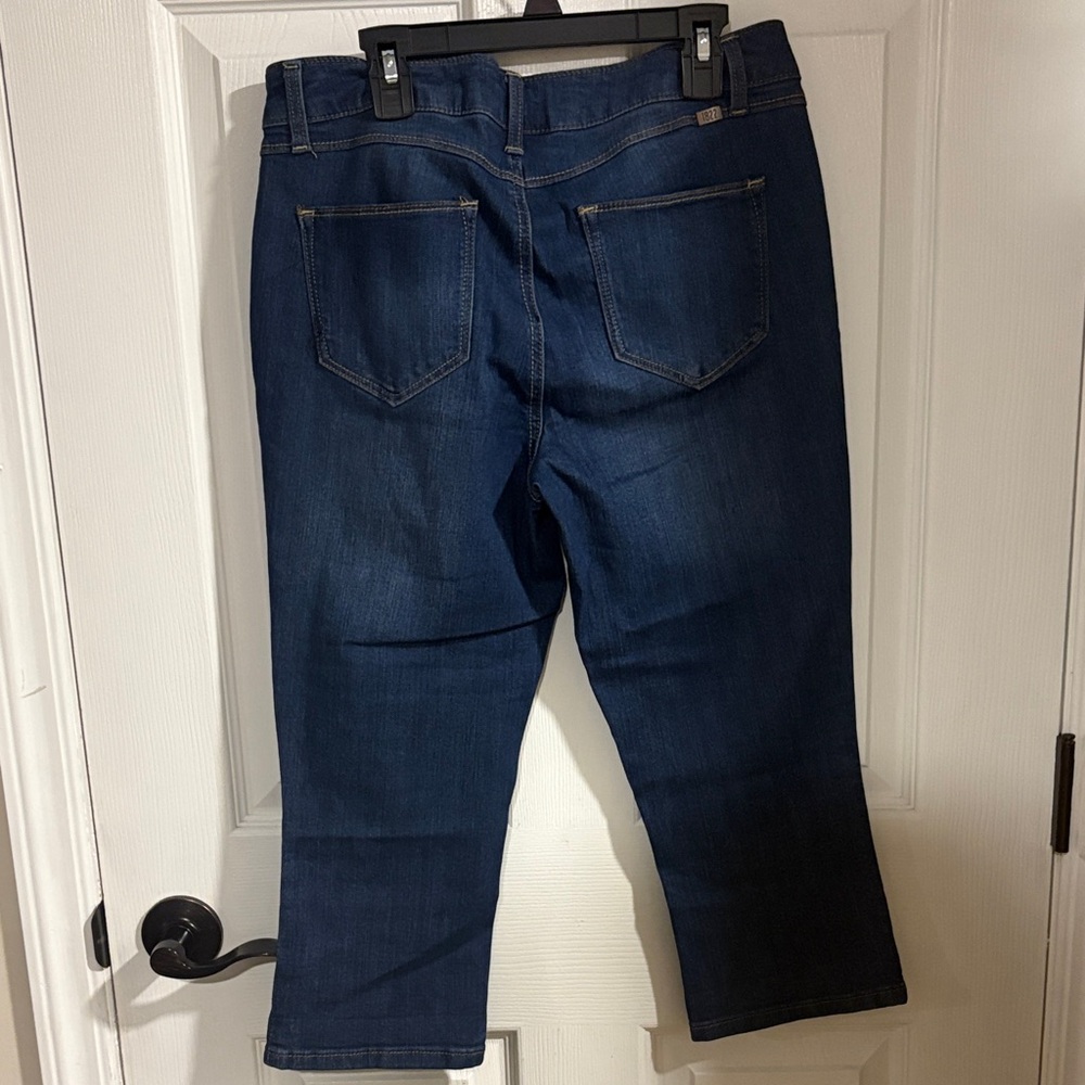 1822 Denim Dark Blue Capris - Picture 4 of 10